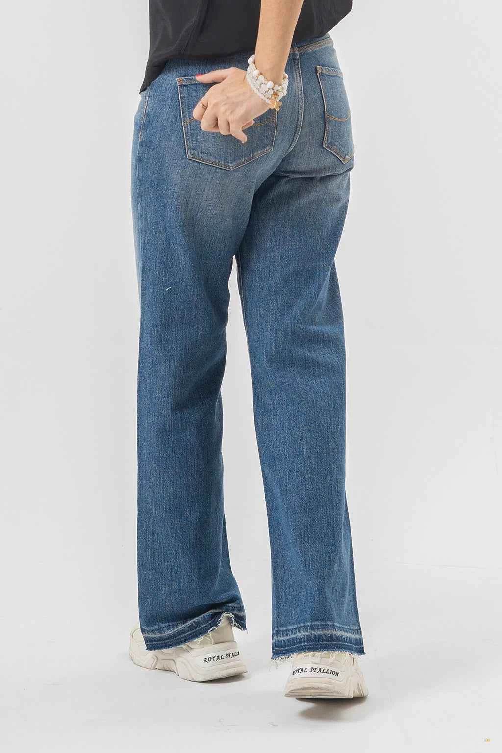 Light Wash Wide Leg Jeans - Effortless Denim Flare Style