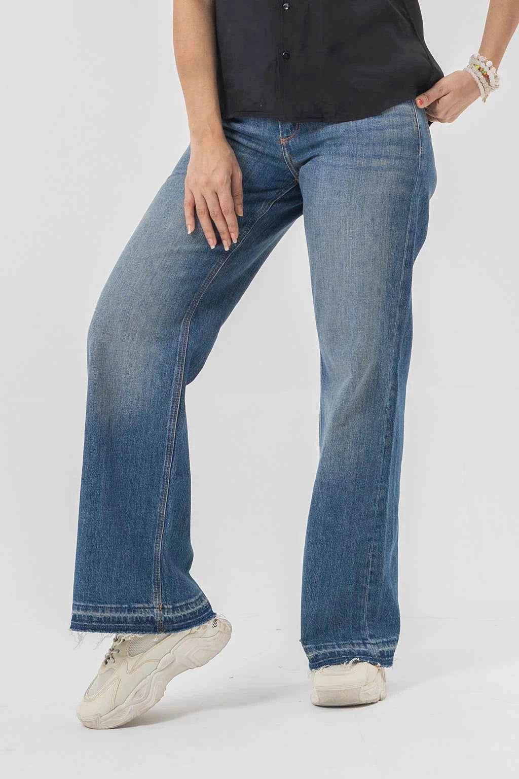 Light Wash Wide Leg Jeans - Effortless Denim Flare Style