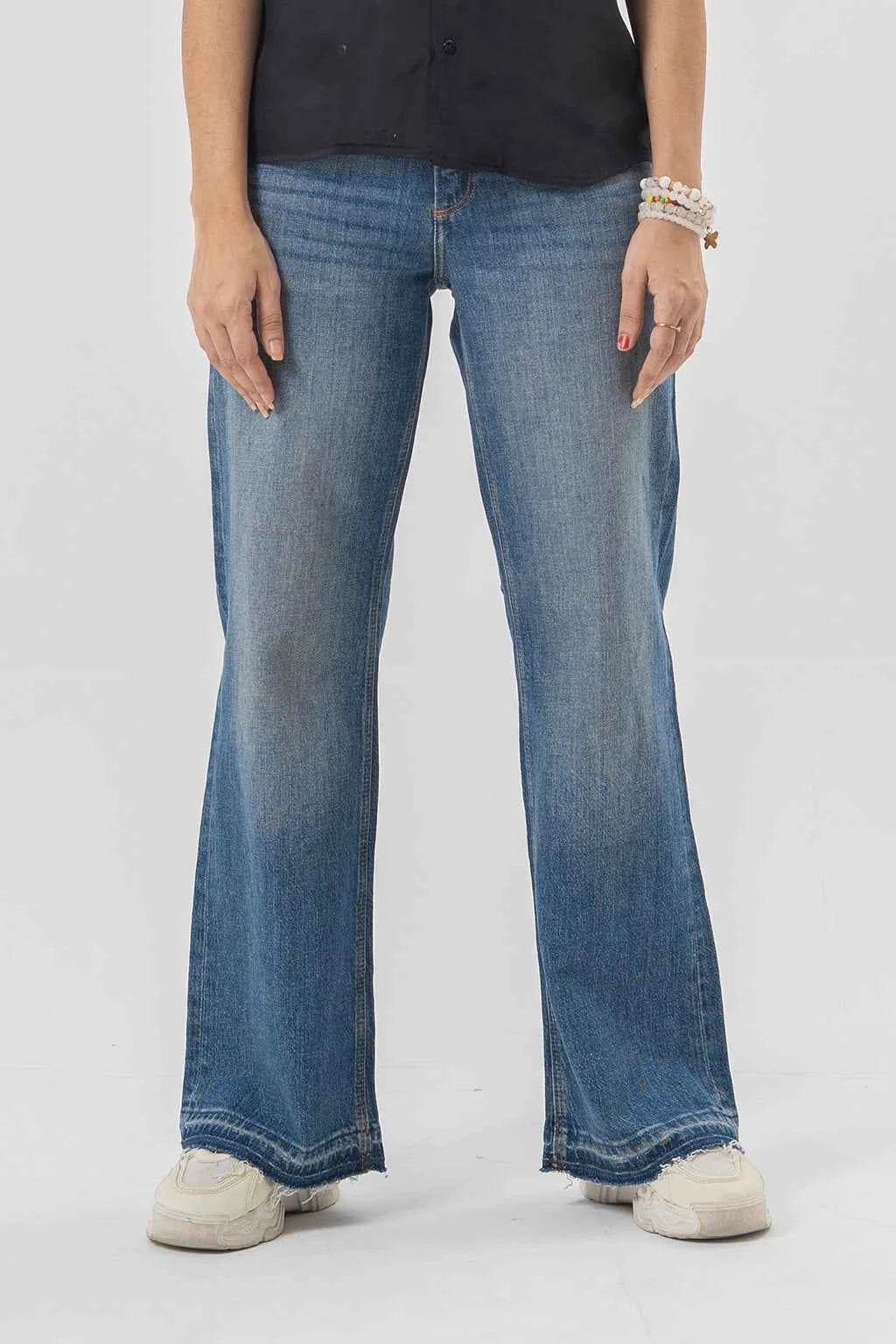 Light Wash Wide Leg Jeans - Effortless Denim Flare Style